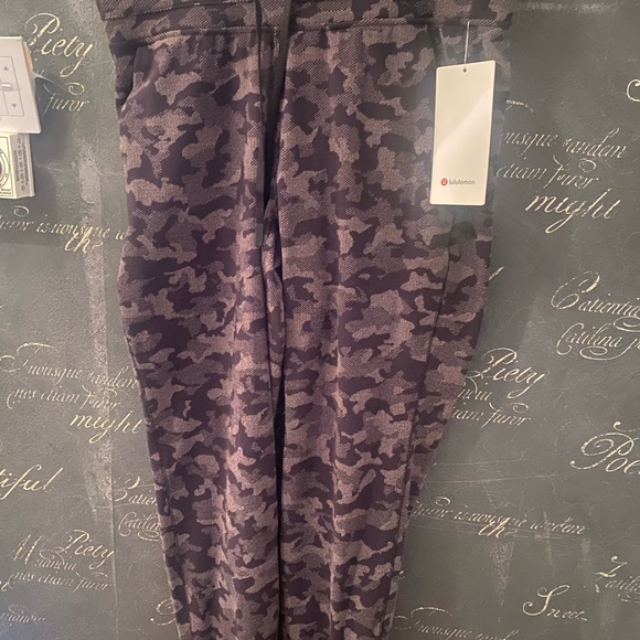 Lululemon “Close to Crossing” Long Sleeve Rulu Heritage Camo Leggings - Picture 2 of 3